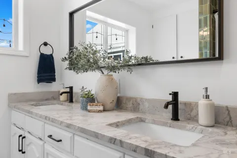 Double vanity